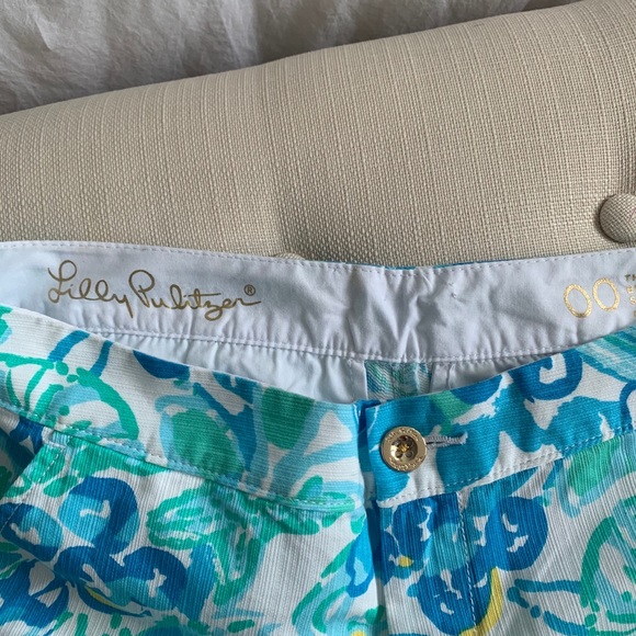Lilly Pulitzer scallop shorts - Picture 3 of 3